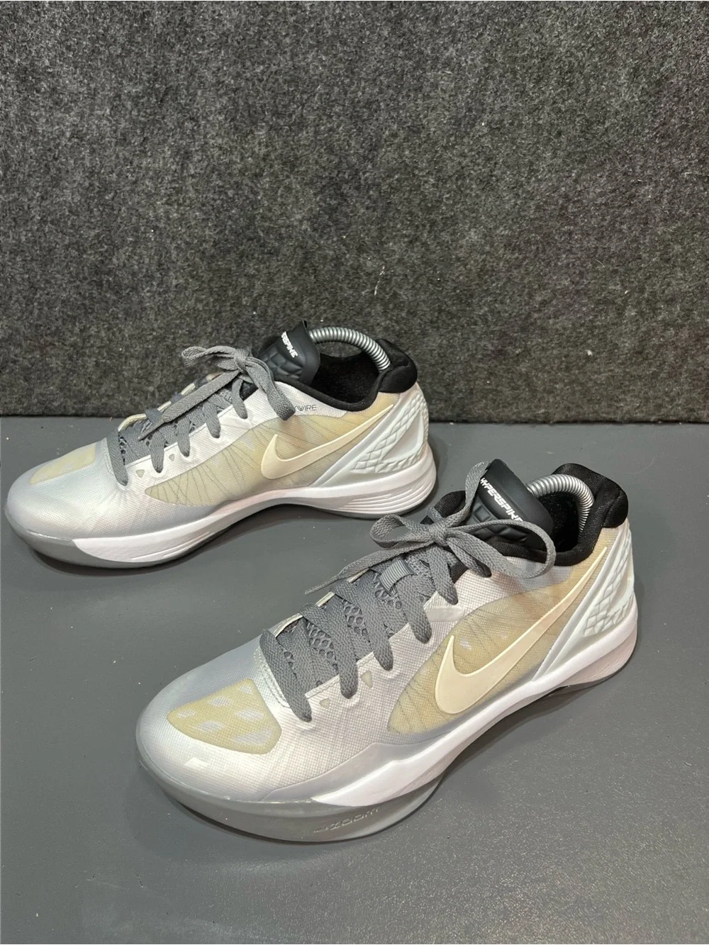 Nike Volley Zoom Hyperspike Women’s Size 8
